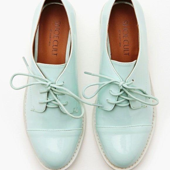 Nasty Gal Shoes - Nasty Gal Mint Green Shiny Oxfords Size 9